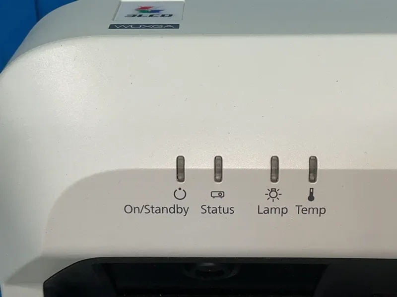 EPSON ULTRA-SHORT-THROW INTERACTIVE LCD PROJECTOR  -  BRIGHTLINK PRO 1450UI