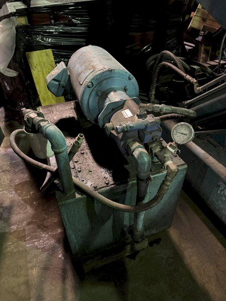 Stahl permenant molding machine with 35&quot; x 42&quot; front platen, 35 x 42 rear platen, hydraulic system and controls, front ejection