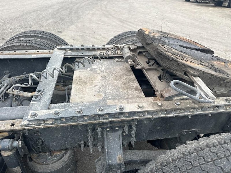 2022 Volvo VNL64T860 4V4NC9EJ2NN303105