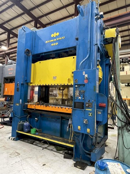 300 ton Komatsu E2P-300 Used Straight Side Mechanical Metal Stamping Press For Sale