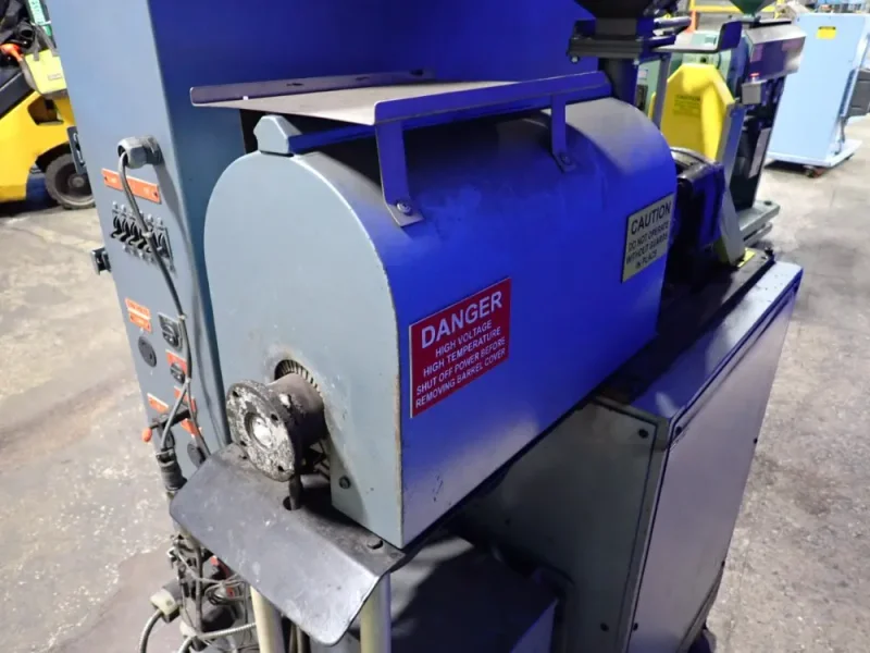 EXTRUDER