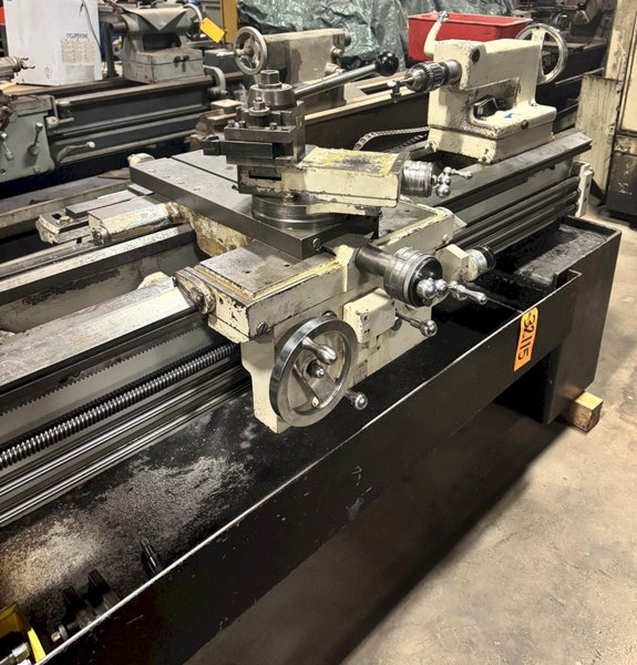 19" x 54" Leblond Makino Lathe Servo-Shift 25-1000 RPM, 3" Hole, Inch/mm, Taper, 10 HP