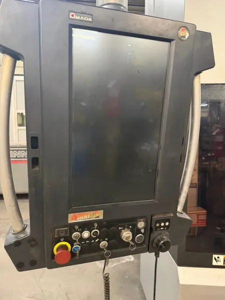 USED AMADA 89 TON X 8.5' 8-AXIS SERVO / HYDRAULIC CNC PRESS BRAKE MODEL HG-8025