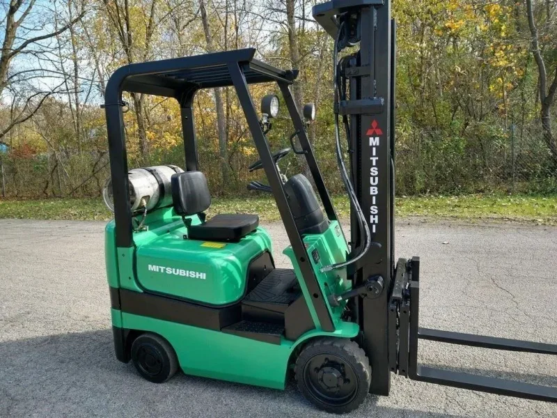 3000 LB MITSUBISHI MODEL #FGC15K 3-STAGE LP FORKLIFT: YOBRO #24166