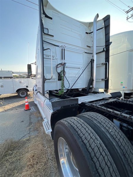 2022 Volvo VNL64T760 4V4NC9EH1NN312990