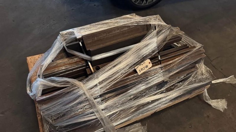 60 Ton x 6′, Accurpress, 7606, Hydraulic Press Brake, 1995 – CNC Backguage, Tooling and Cabinet Included