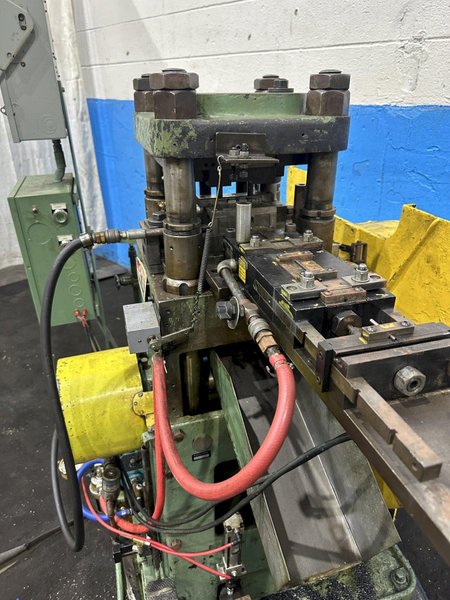 25 TON HENRY &amp; WRIGHT 4 POST CUTPRESS &amp; STOCK FEEDER: STOCK #77500