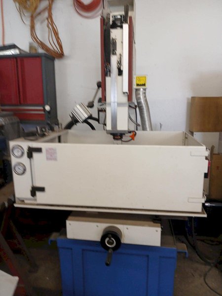 Chmer 323Z ZNC EDM, 2021 – Fire Suppression, 3R Macro Chuck, Macro Pallets