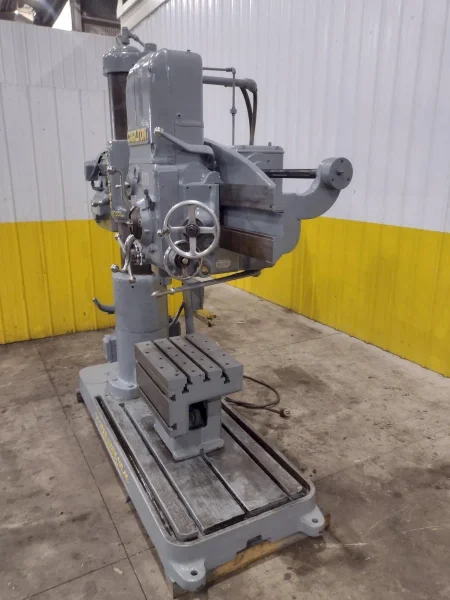 4&#039; X 9: CARLTON 1A RADIAL ARM DRILL. STOCK # 0992325