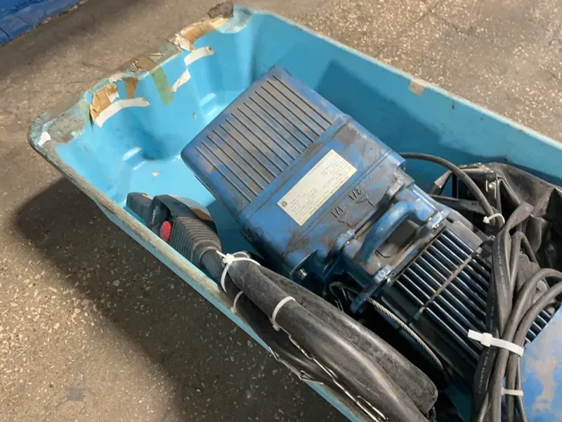 DEMAG CRANES &amp; COMPONENTS 550 LBS ELECTRIC HOIST  -  DKUN 2-250 V2 F4