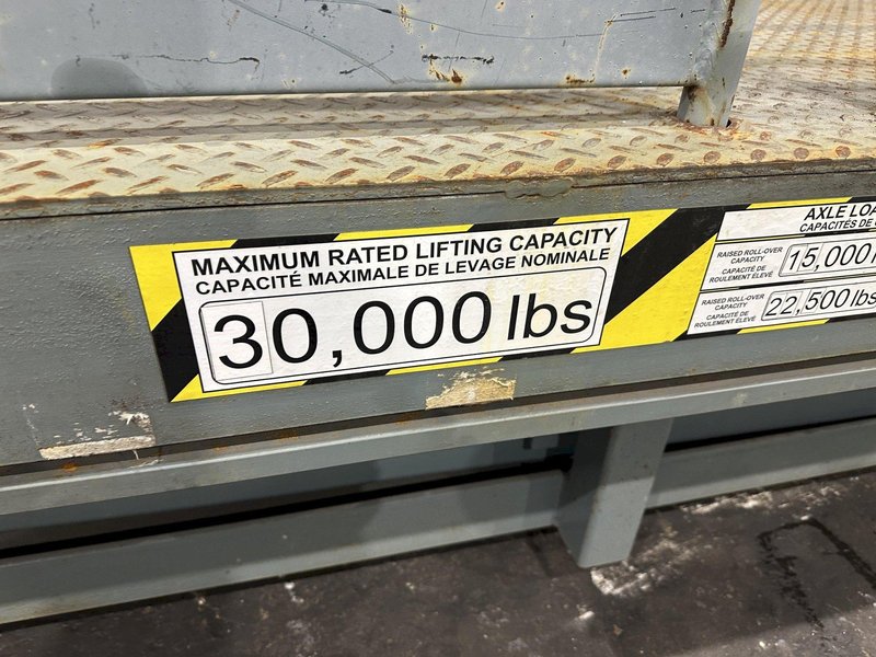 30,000 LB METRODOCK HYDRAULIC SCISSOR LIFT TABLE: STOCK #79256