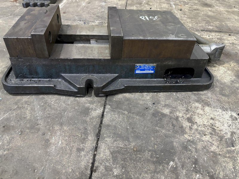 6&quot; KURT MODEL #D100 PRECISION WORK HOLDING MACHINE VISE: YOBRO #24217