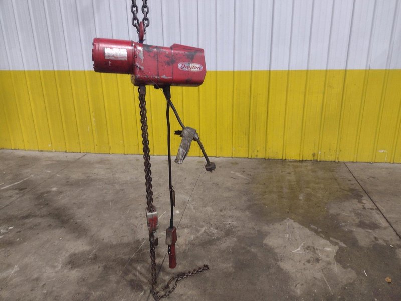 2 TON DAYTON HOIST: STOCK #22475