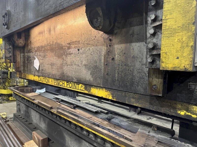 750 TON X 14' HTC 750G HYDRAULIC PRESS BRAKE. STOCK # 1002525