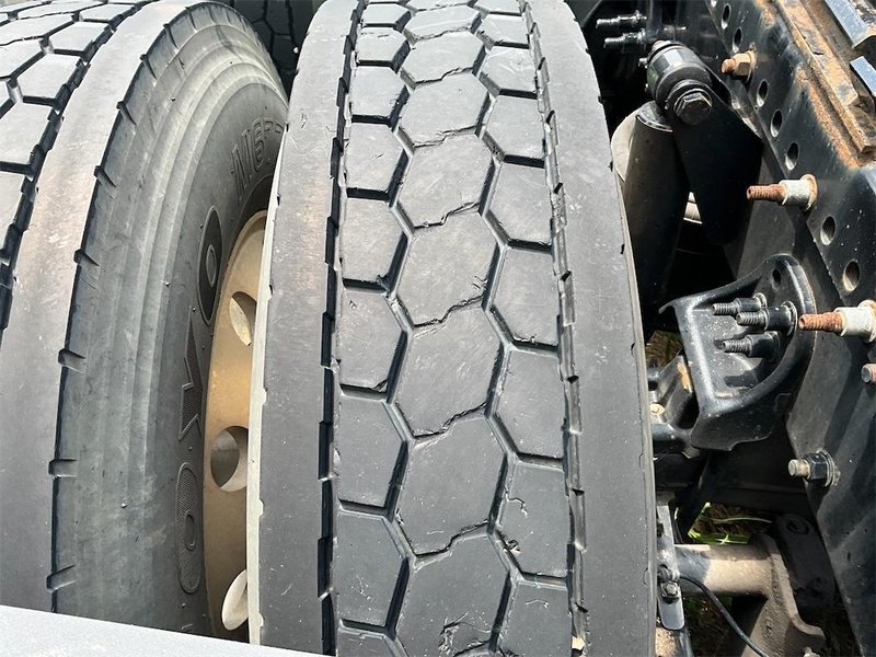 2021 Freightliner Cascadia 1FUJHHDR6MLMJ2151