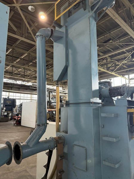 5 CUBIC FOOT TD326 RUBBER BELT TUMBLE BLAST SYSTEM W/ ELEVATOR RECLAIM SYSTEM &amp; DUST COLLECTOR. STOCK # 0670425.