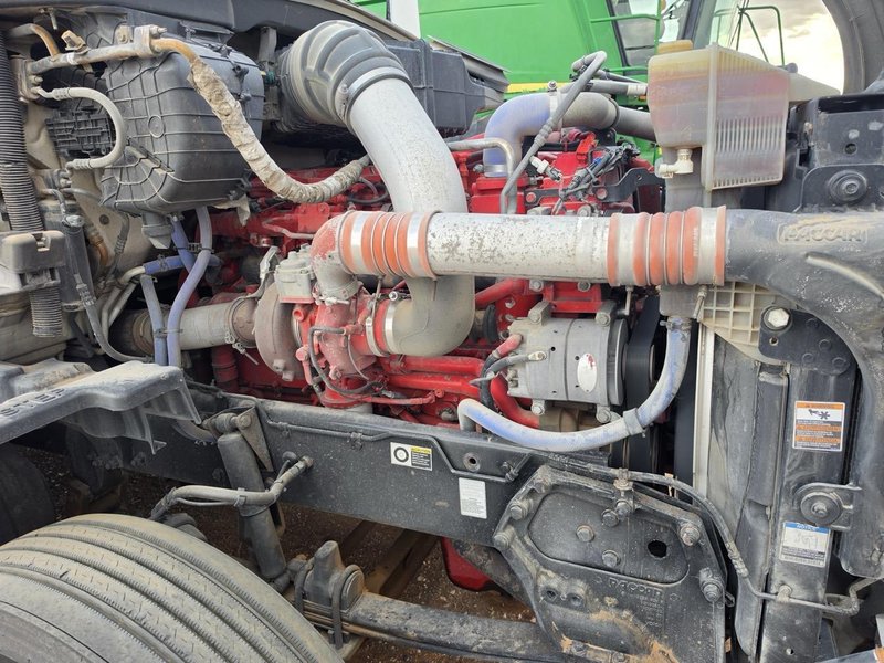 Kenworth T680 Raised Roof Sleeper, 2018 – Cummins ISX Engine