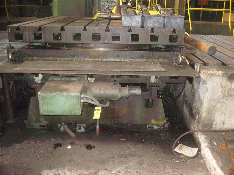 102&quot; X 96&quot; GIDDINGS &amp; LEWIS BALL SCREW INFEED TABLE: STOCK #10947