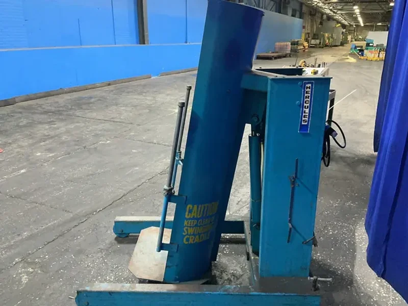 HERCULES INDUSTRIES 750 LBS LOW LEVEL HYDRAULIC DUMPER  -  HI-114-C1868