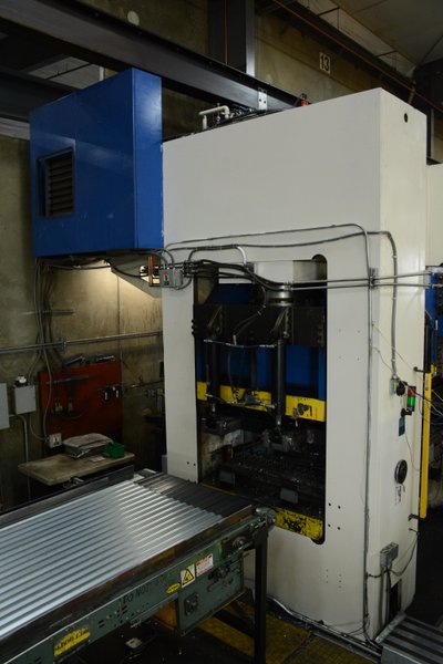 1500 TON MACRODYNE HYDRAULIC PUNCH PRESS, NEW 2004: STOCK #10046