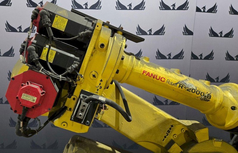 FANUC R-2000IB/210F + R30IB ROBOT ARM AND CONTROL CABINET USED