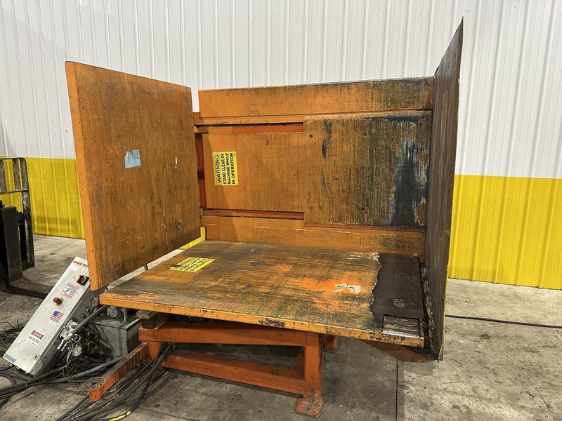 4,400 LBS CHERRY HYDRAULIC CLAMP &amp; FLIP PALLET INVERTER / TURNOVER MACHINE: STOCK #22320