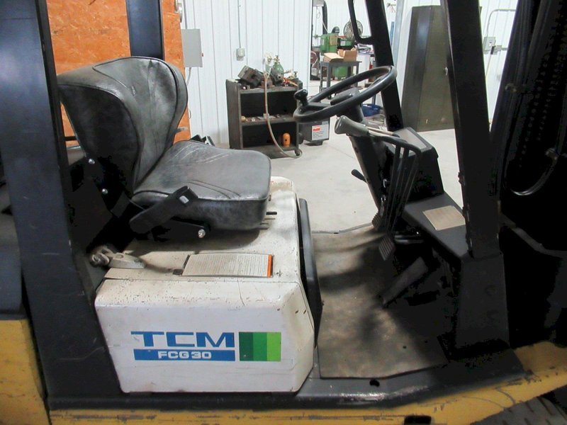 TCM FCG30T7T Forklift – 5,200 lb Capacity, Triple Mast,  Side-Shift, Cushion-Tire, LPG- Auction Item