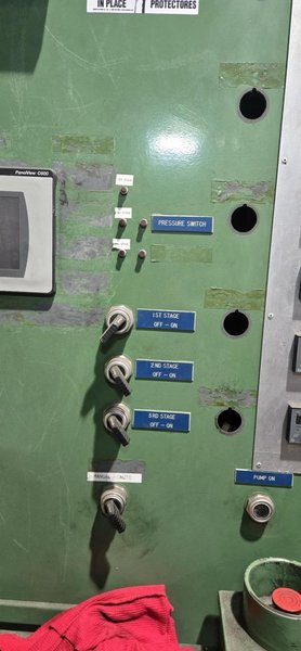 650 Ton Newman Hydraulic Press, 1990 – 7′ x 3′