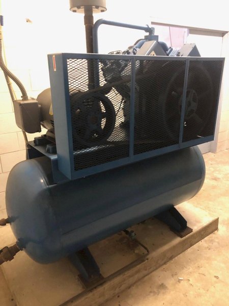 25 HP QUINCY AIR COMPRESSOR