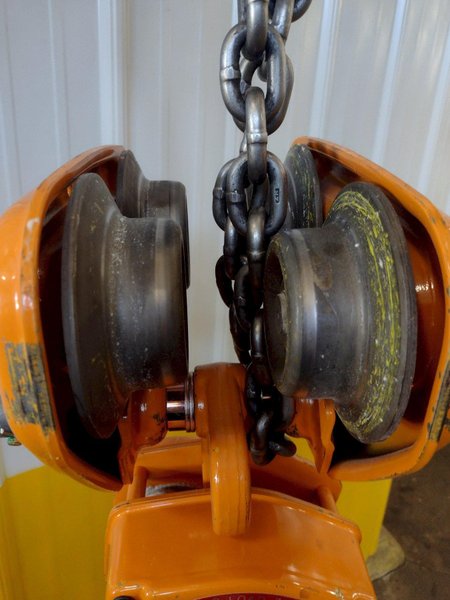2 TON (4000 LBS)  HOIST WITH MANUAL TROLLEY: STOCK #16533