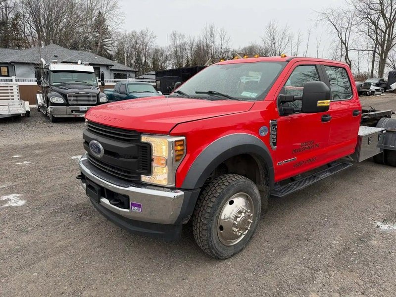 Ford F550 Flatbed Truck, 2019 – w/ Switch-N-Go Hoist