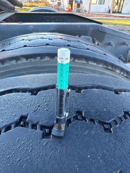 2020 Freightliner Cascadia LC1672