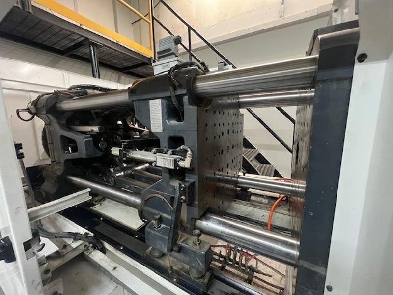 125 Ton, 7.6 oz Cincinnati Milacron Magnat MTs 125 Injection Molding Machine, 2014 – Endura Touch Controller, Core Pull, Air Blast