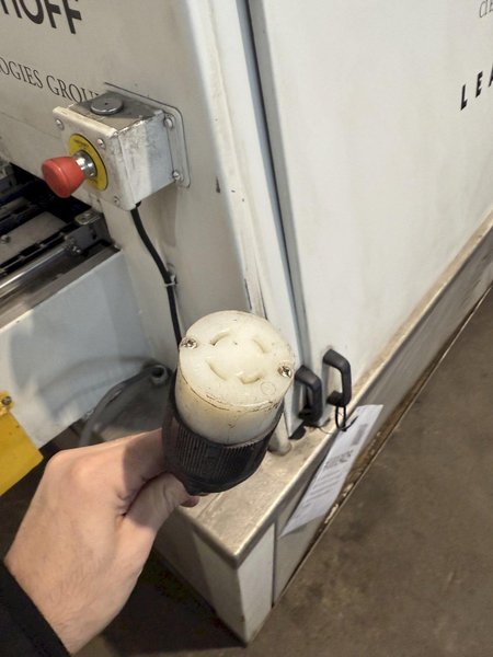 9" X 192" RANSOHOFF LEANVEYOR FOUR STAGE (WASH/RINSE/RINSE/BLOW OFF) WASHER. STOCK # 1113425.