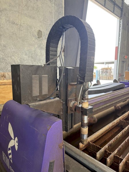 HORNET 10&#039; X 20&#039; PLASMA CUTTING MACHINE, HYPERTHERM HPR260, WATER TABLE, 2015
