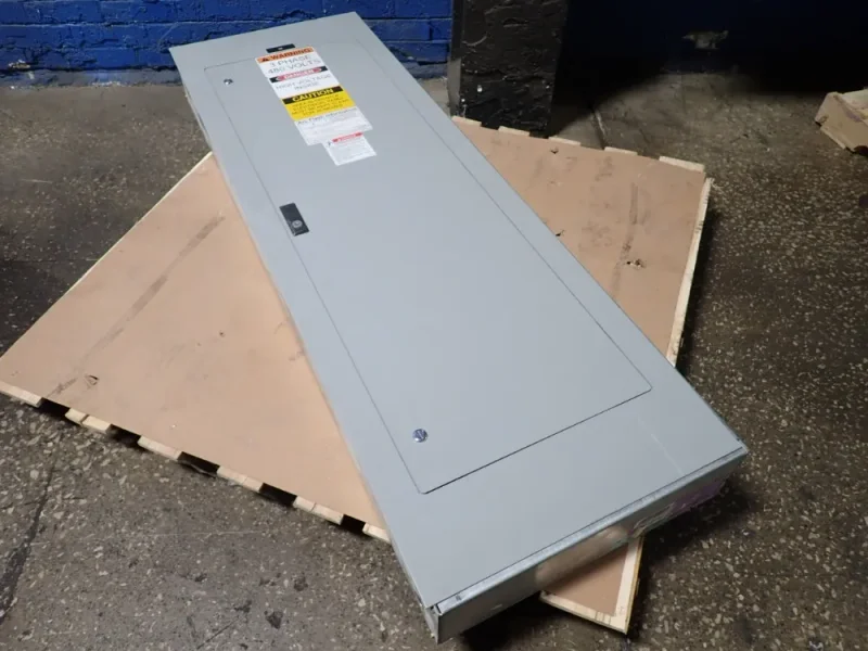 SQUARE D 400 AMP / 277/480 VAC PANELBOARD   -  PRL2A