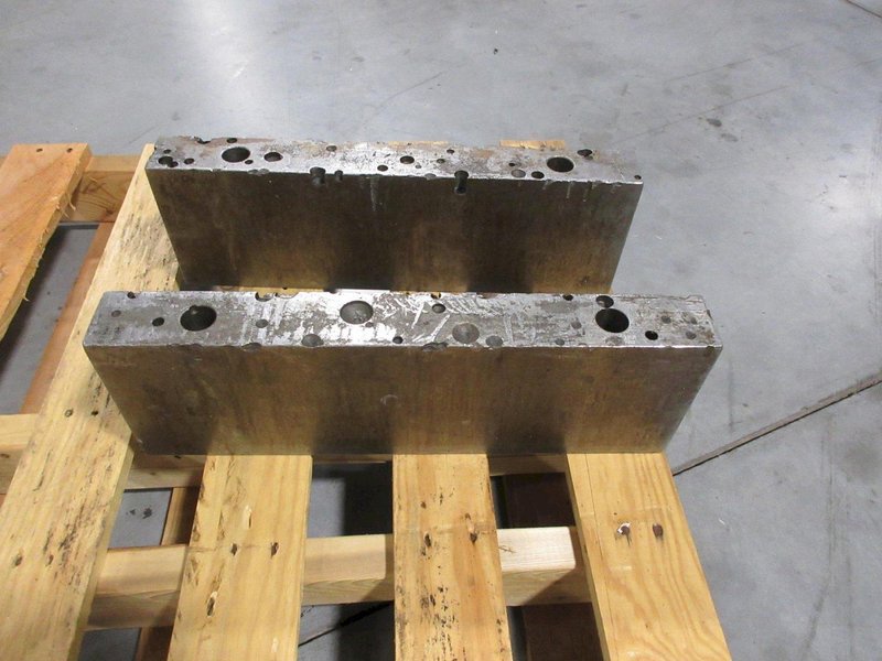Large Steel Parallels 18" x 6" x 3" with 1" Step- Auction Item