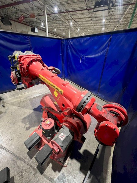 FANUC ROBOTICS R-200IC/210F ROBOT W/ R30IB CONTROLLER NO PENDANT USED