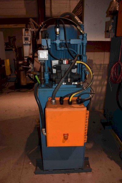 25 TON NEFF C-FRAME DOWN ACTING HYDRAULIC PRESS, 6" STR, 12" DLO, 8" THROAT, 23.5" LR X 13.5" FB BA, OPEN BACK FRAME, 1994