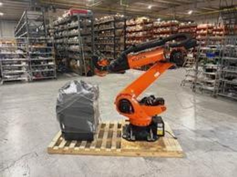 Kuka KR 210 R3100-2 / FLR Robot System w/ KR C4 NA UL Cabinet Controller, 2021