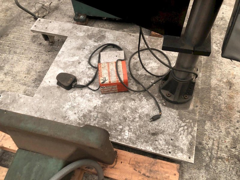 DUKANE  ULTRRA SPOT WELDER