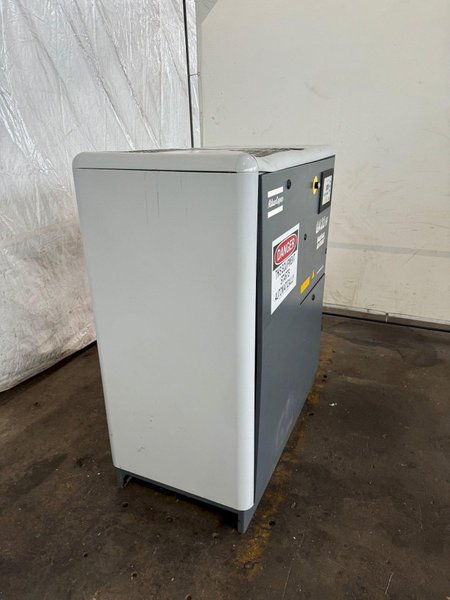 30 HP ATLAS-COPCO GA22 FF ROTARY SCREW AIR COMPRESSOR. STOCK # 0894524