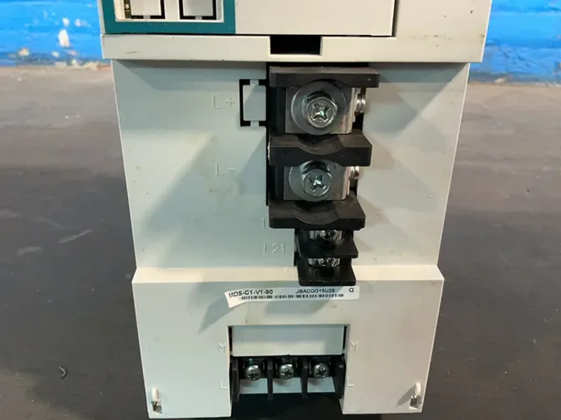 MITSUBISHI 9 KW SERVO DRIVE UNIT  -  MDS-C1-V1-90