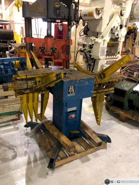 PA INDUSTRIES DOUBLE END COIL REEL AND STRAIGHTENER: YOBRO #26132