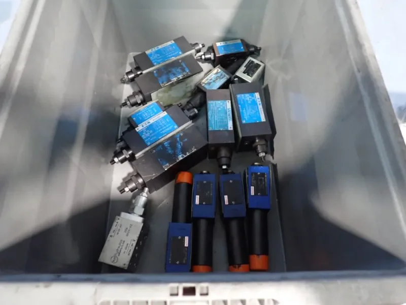 EATON VICKERS, REXROTH, SUN HYDRAULICS MISC. VALVES