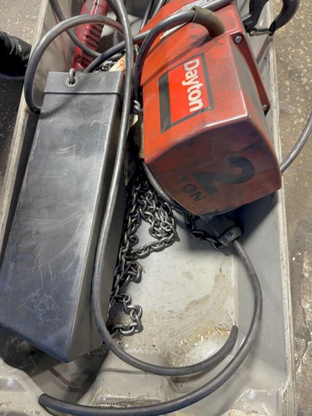 DAYTON 2 TON ELECTRIC HOIST   -  3YB77G