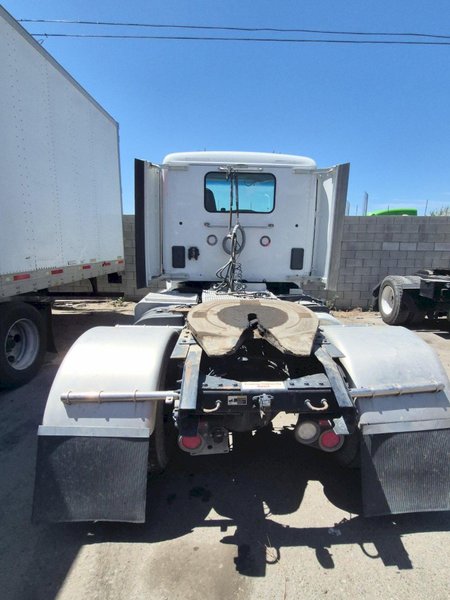 Peterbilt 579 Day Cab Semi Truck, 2022 – Tandem Axle, Diesel, Class 8 Tractor