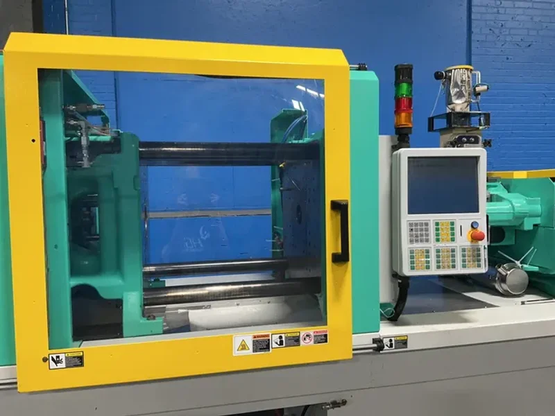 ARBURG INJECTION MOLDER  -  520 E 1500-400