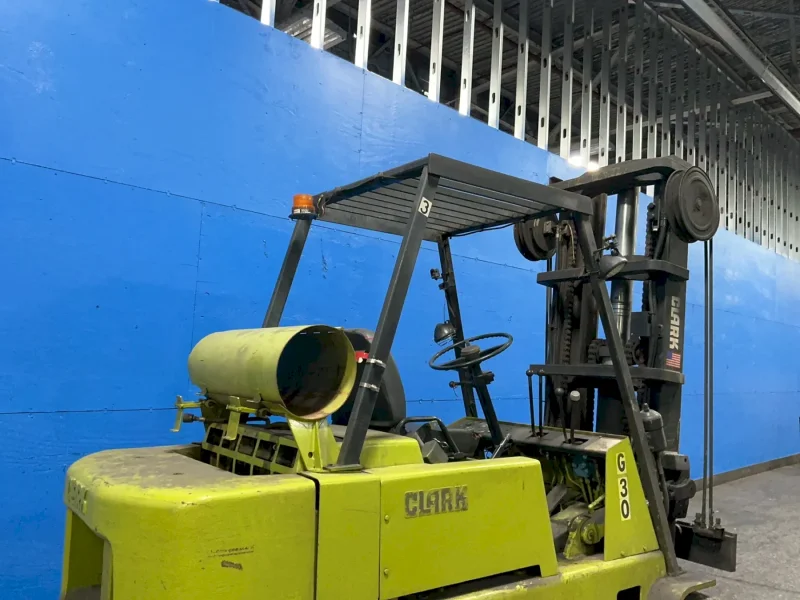 CLARK 4075 LBS GAS FORKLIFT  -  C500-100
