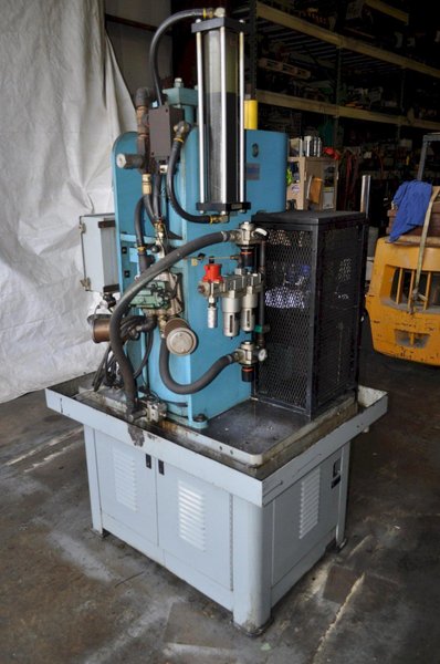 15 TON AIR-HYDRAULICS PRESS